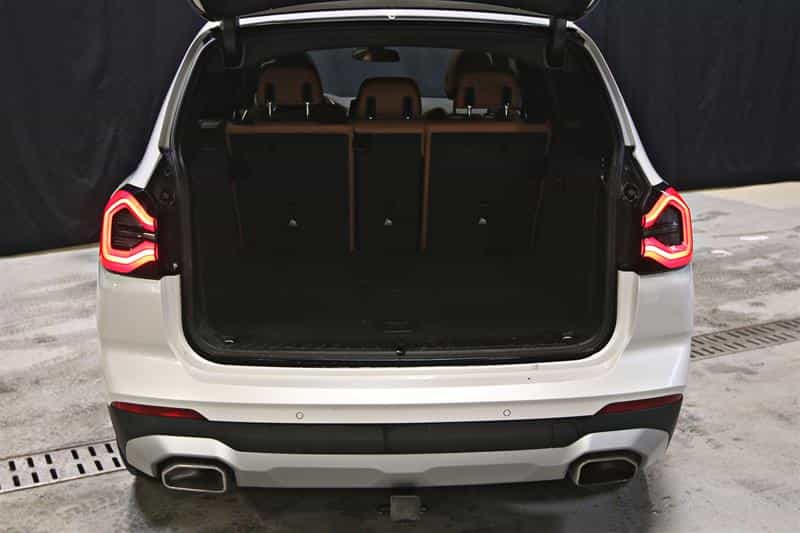 2022 BMW X3 xDrive30i - Image 9