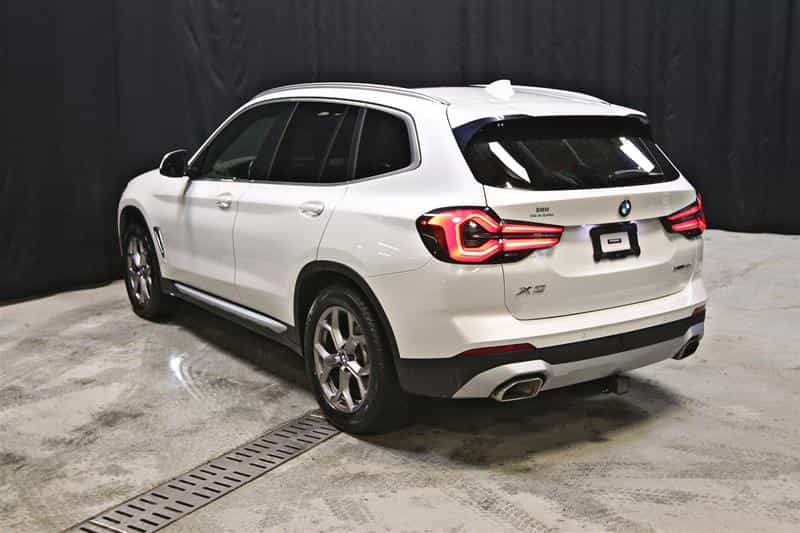 2022 BMW X3 xDrive30i - Image 10