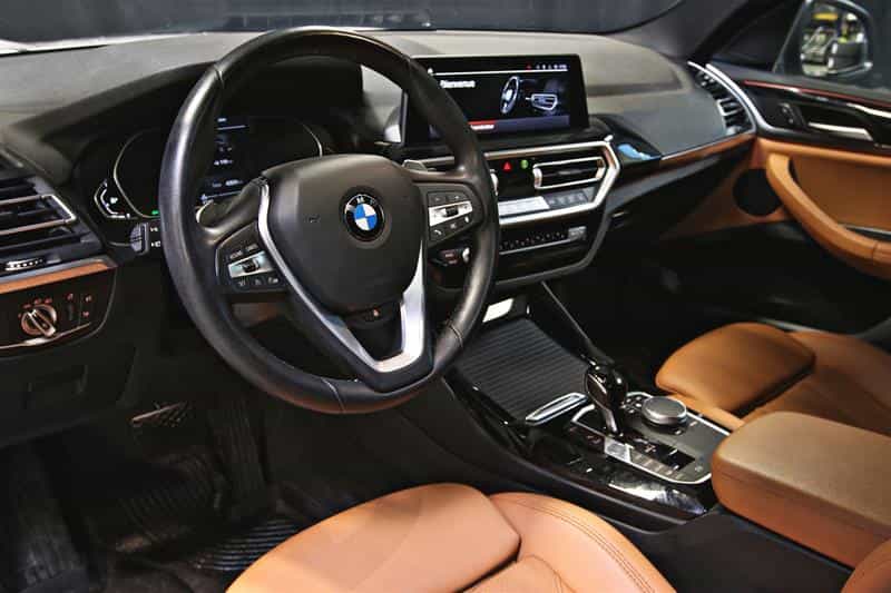 2022 BMW X3 xDrive30i - Image 11