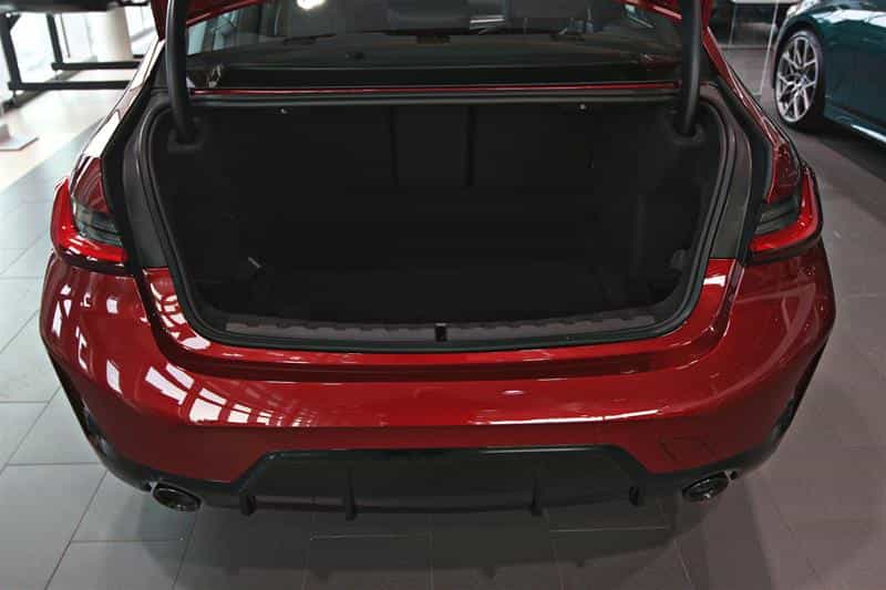 Image 8 BMW 330i xDrive Sedan 2026