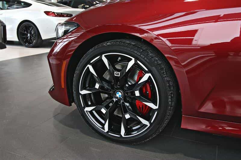 Image 9 BMW 330i xDrive Sedan 2026