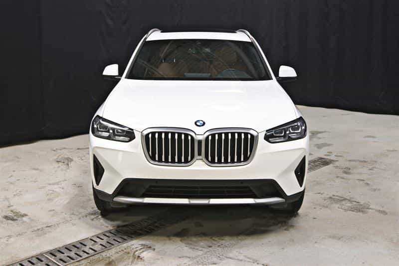 2023 BMW X3 xDrive30i - Image 3