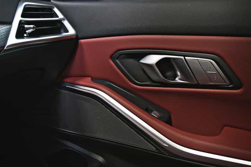 2025 BMW 3 Series xDrive Sedan - Image 14