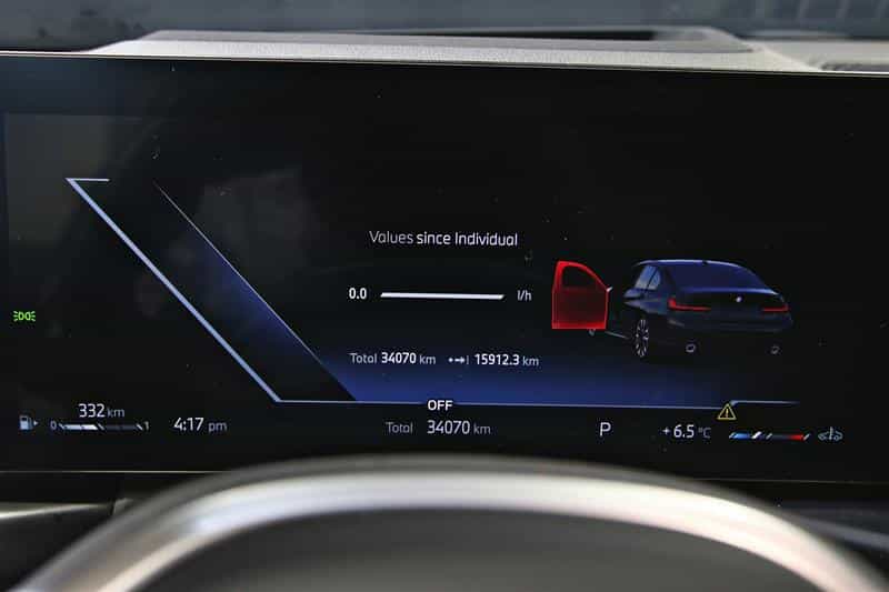 2025 BMW 3 Series xDrive Sedan - Image 16