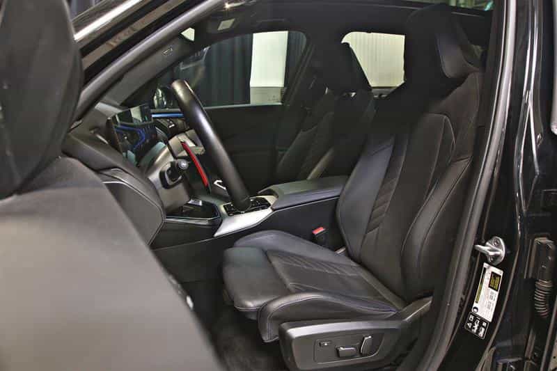 2025 BMW X3 M50 xDrive - Image 17