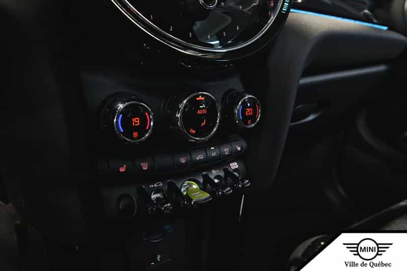 2024 Mini Cooper SE 3 Door - Image 12