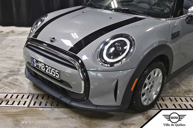 2022 Mini Convertible Cooper - Image 2