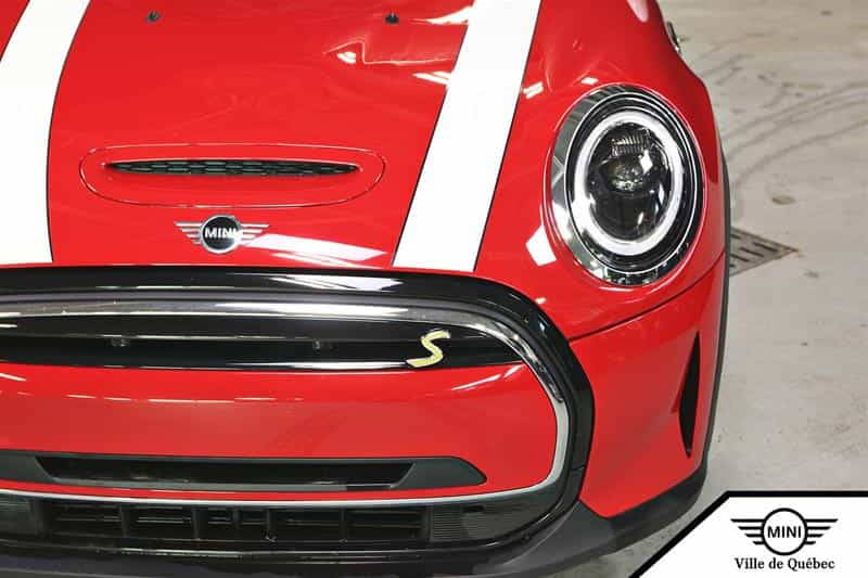 2024 Mini Cooper SE 3 Door - Image 4