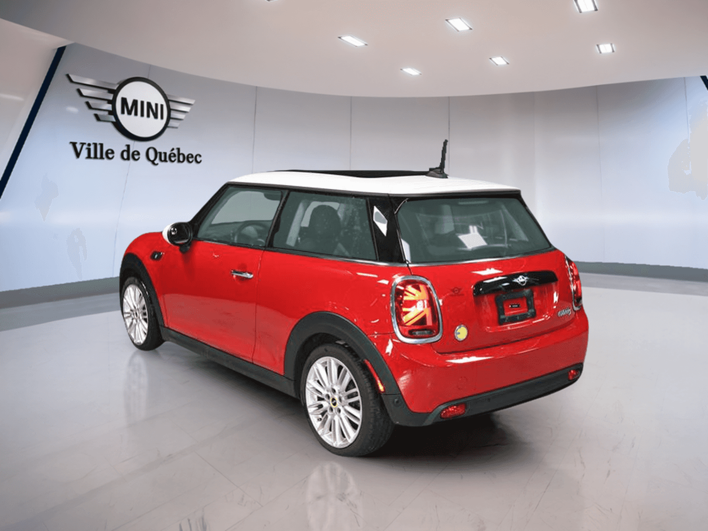 2024 Mini Cooper SE 3 Door - Image 7