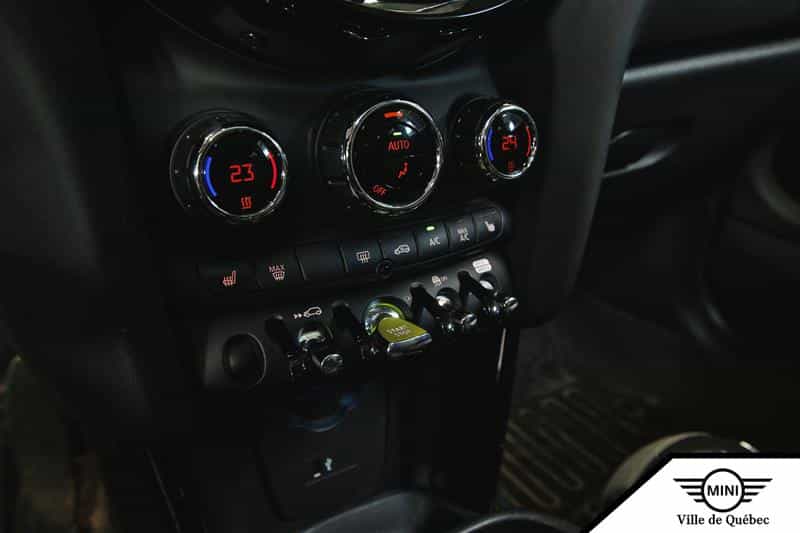 2024 Mini Cooper SE 3 Door - Image 13