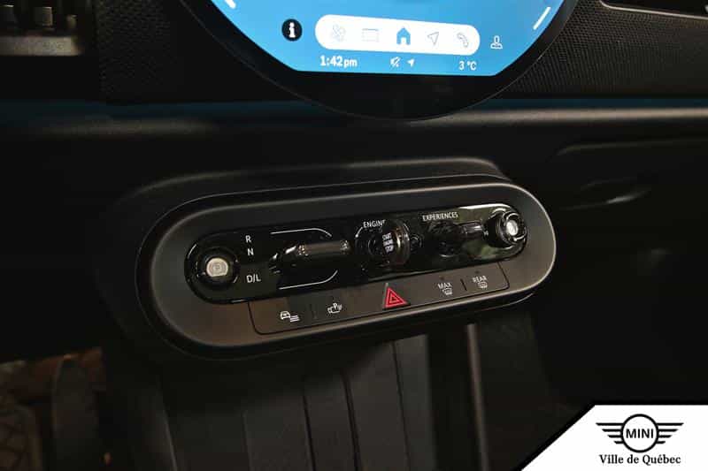 2025 Mini Cooper Cooper S FWD - Image 12