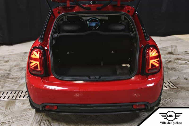 2024 Mini Cooper SE 3 Door - Image 9