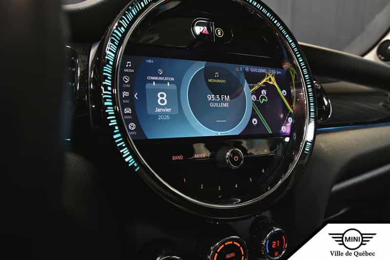 2024 Mini Cooper SE 3 Door - Image 14