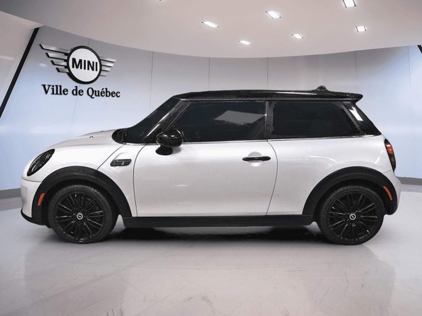 2023 Mini Cooper SE 3 Door - Image 4