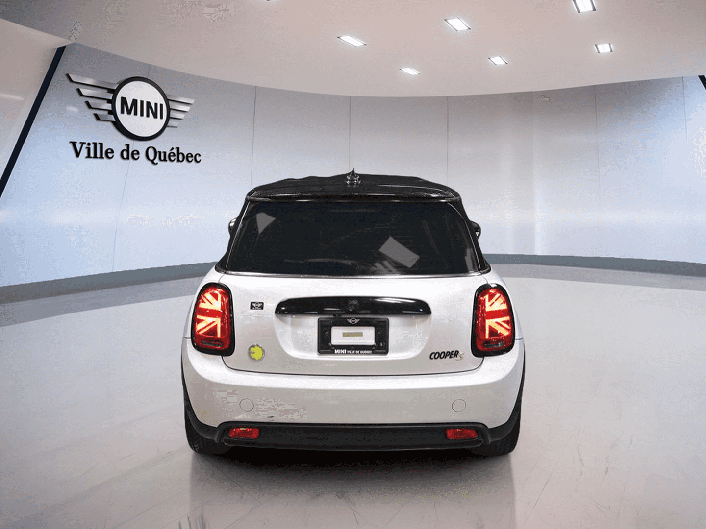 2023 Mini Cooper SE 3 Door - Image 7