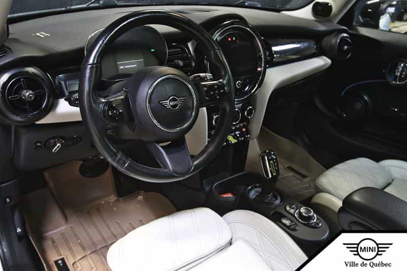 2023 Mini Cooper SE 3 Door - Image 10