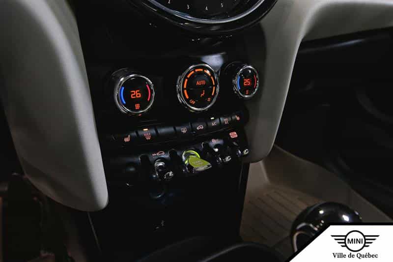 2023 Mini Cooper SE 3 Door - Image 12
