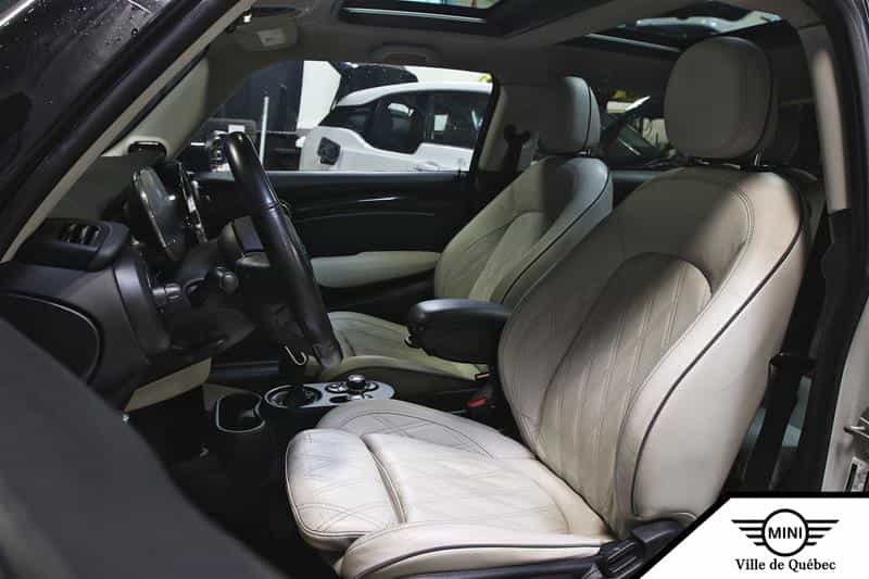 2023 Mini Cooper SE 3 Door - Image 16