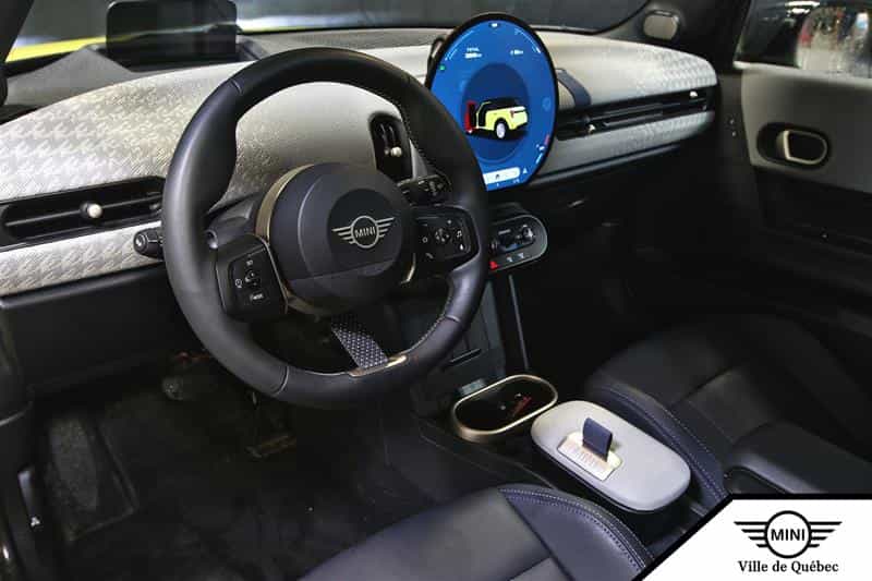 2025 Mini Cooper Cooper S FWD - Image 12