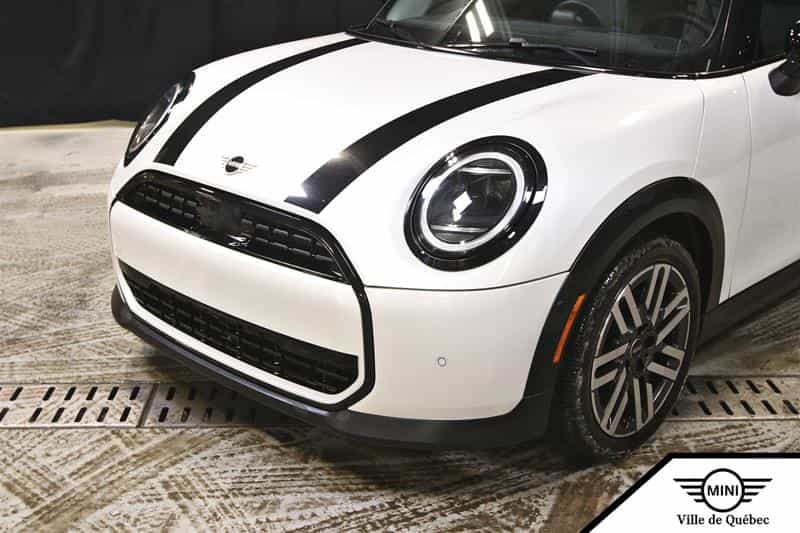 2025 Mini Clubman 3 Door - Image 2