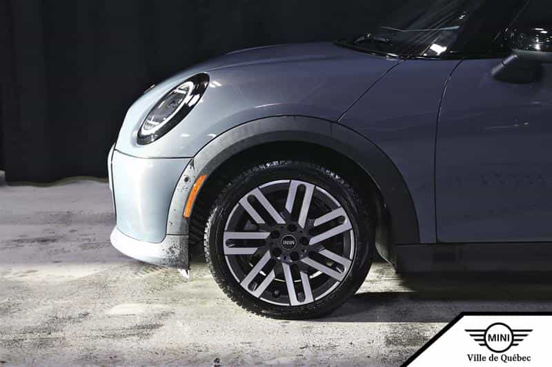 2025 Mini Clubman Convertible - Image 6