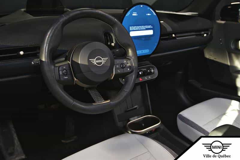 2025 Mini Clubman Convertible - Image 11