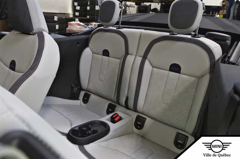 2025 Mini Clubman Convertible - Image 16