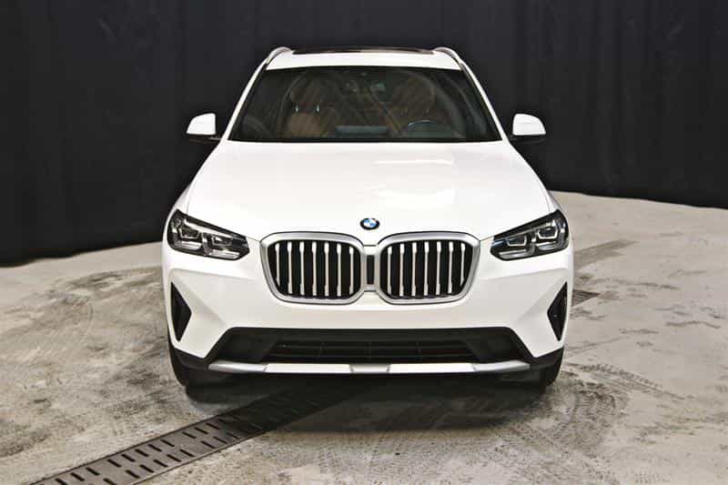 2023 BMW X3 xDrive30i - Image 3