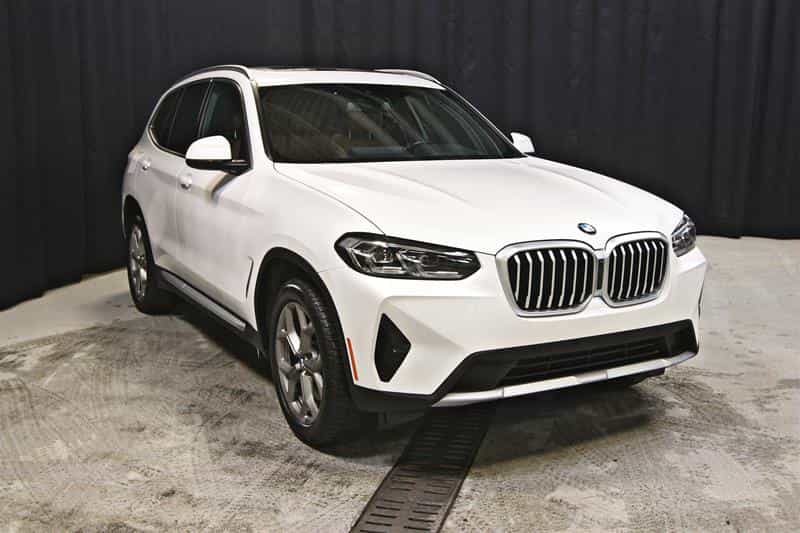 2023 BMW X3 xDrive30i - Image 4
