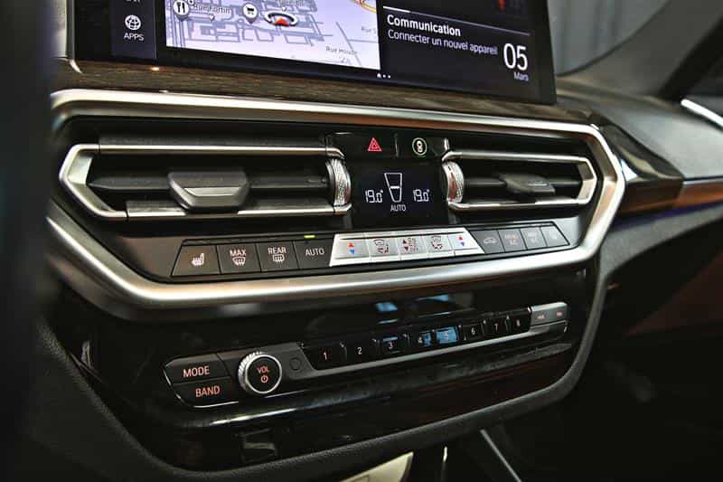 2023 BMW X3 xDrive30i - Image 13