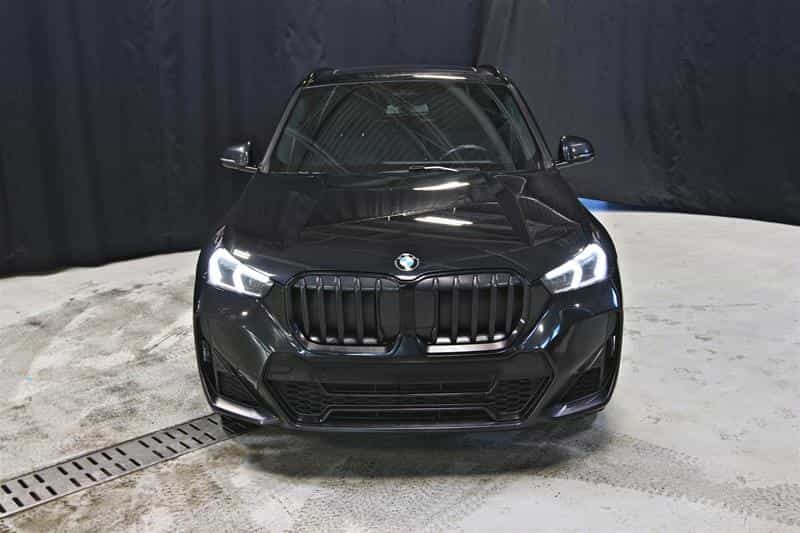 2025 BMW X1 xDrive28i - Image 3