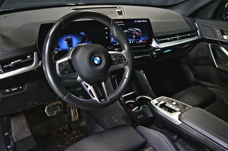 2025 BMW X1 xDrive28i - Image 11