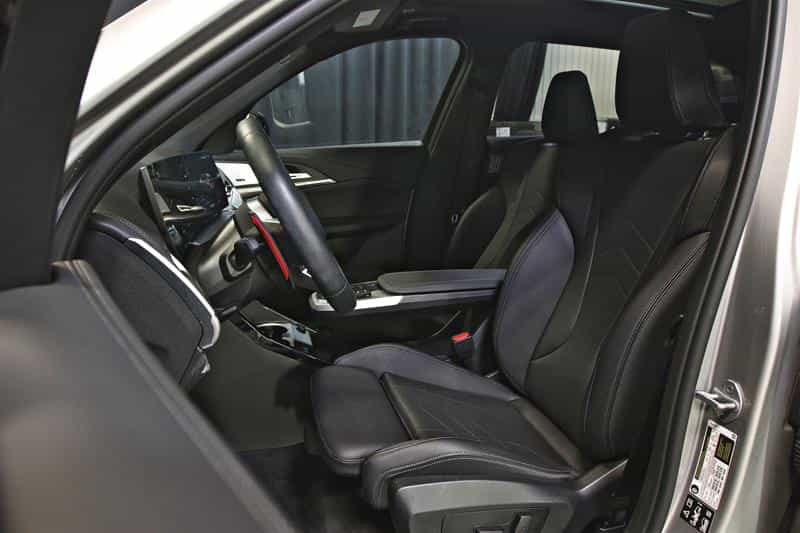 2025 BMW X1 M35i xDrive - Image 16