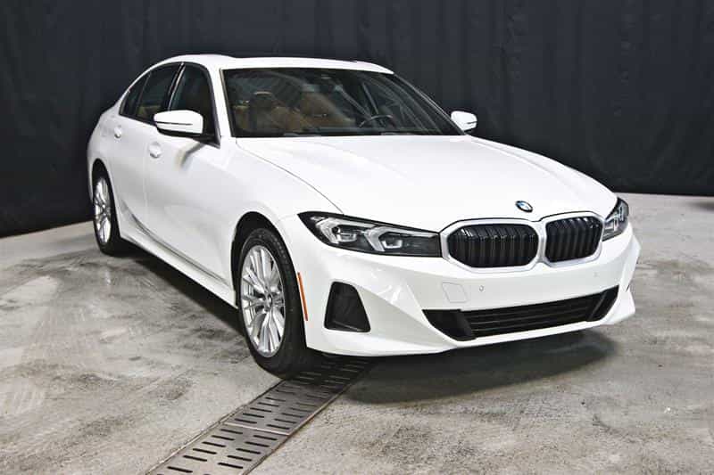 2023 BMW 3 Series xDrive Sedan - Image 4
