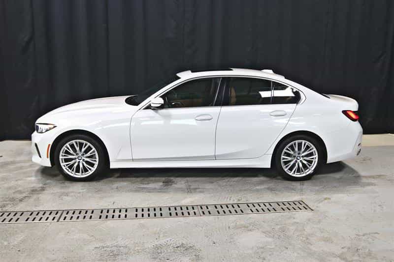 2023 BMW 3 Series xDrive Sedan - Image 5