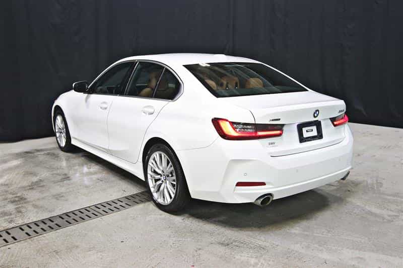 2023 BMW 3 Series xDrive Sedan - Image 10