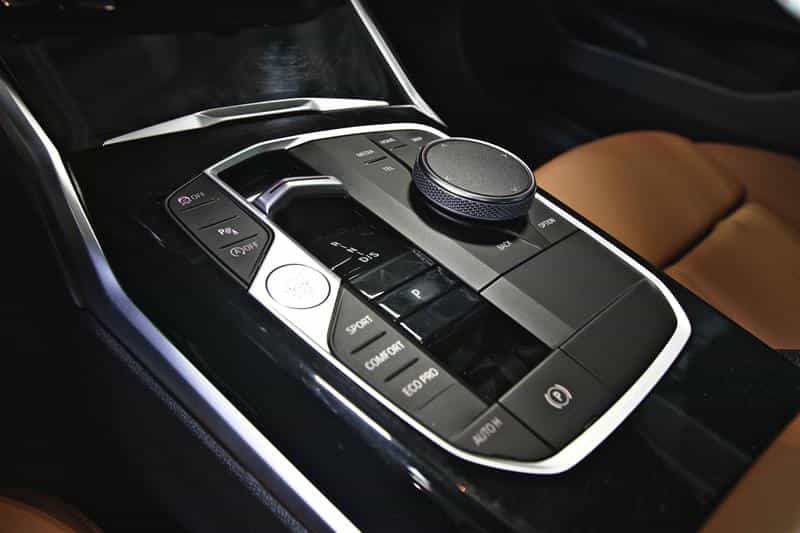 2023 BMW 3 Series xDrive Sedan - Image 12