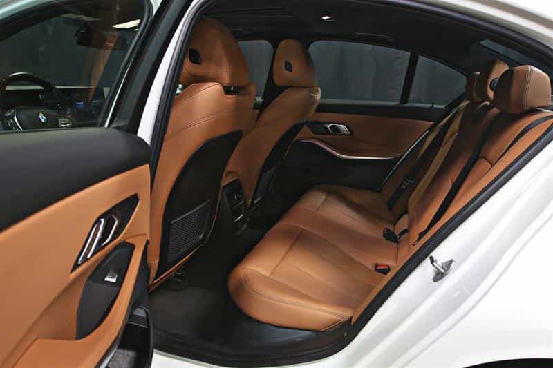 2023 BMW 3 Series xDrive Sedan - Image 17