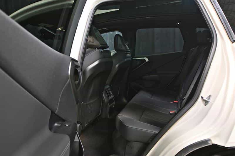 2025 BMW X3 M50 xDrive - Image 18