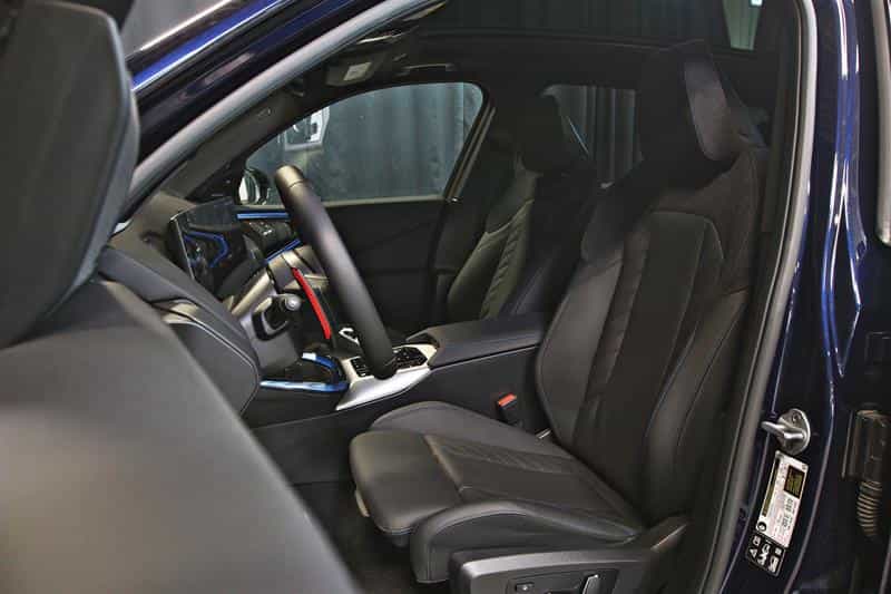 2025 BMW X3 M50 xDrive - Image 17