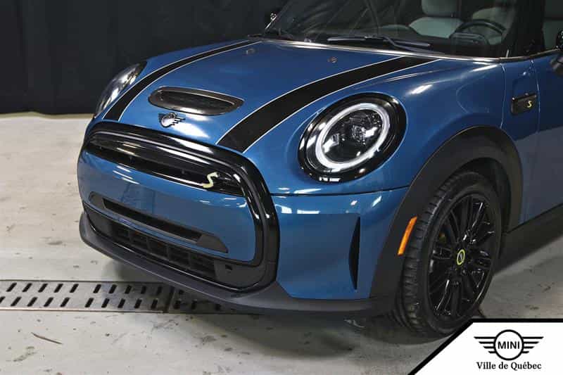 2023 Mini Cooper SE 3 Door - Image 2