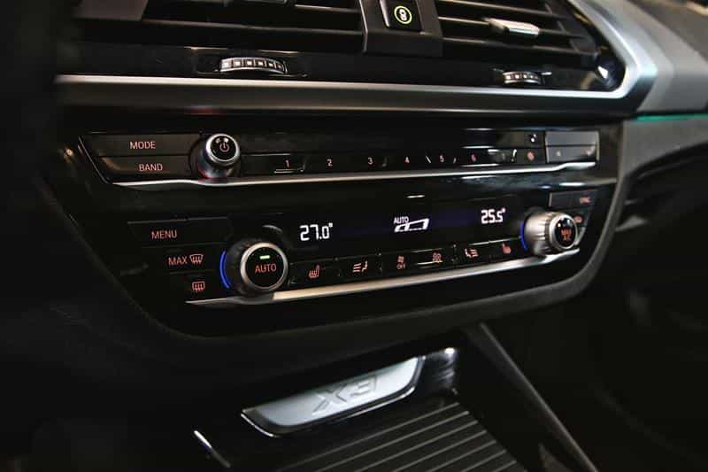 2020 BMW X3 xDrive30i - Image 13