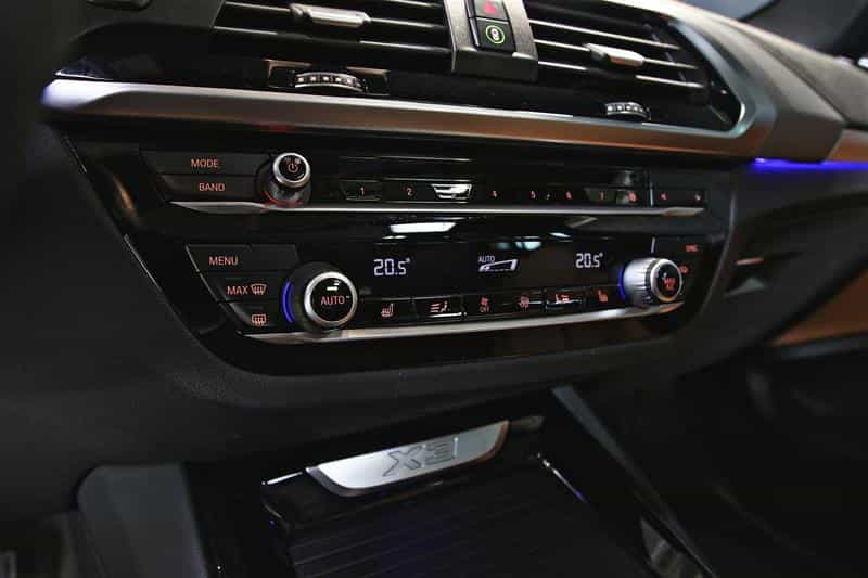 Image 13 BMW X3 xDrive30i véhicule d'activités sportives 2020