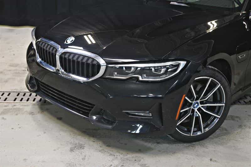 Image 2 BMW 3 Series 330e xDrive hybride Premium Essential Package 2022