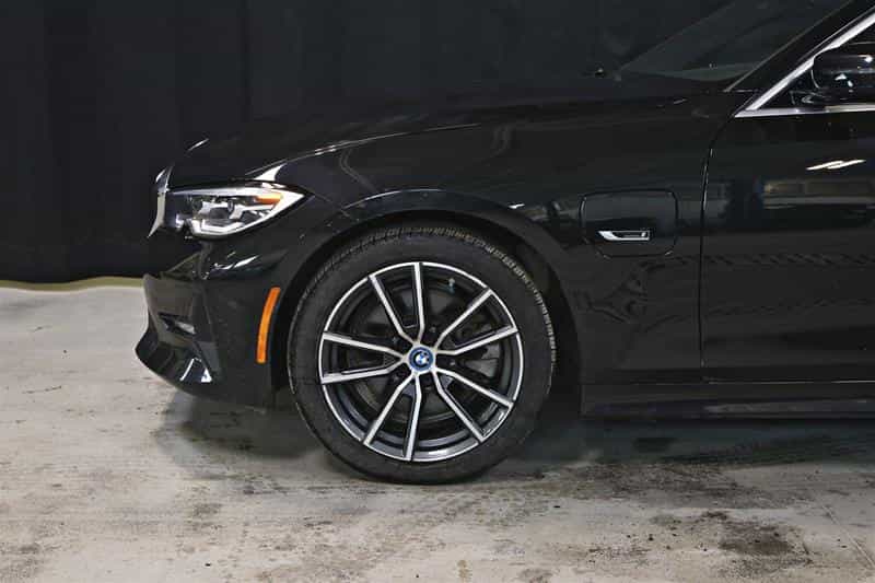 Image 6 BMW 3 Series 330e xDrive hybride Premium Essential Package 2022