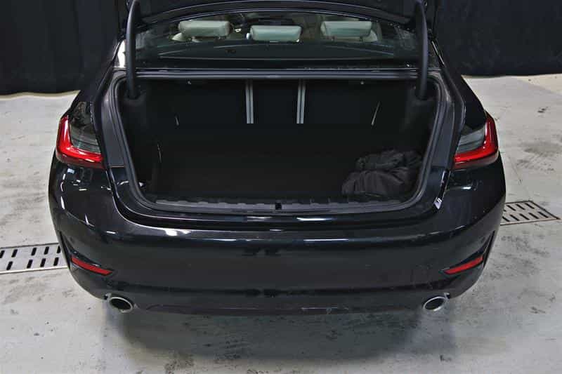 Image 9 BMW 3 Series 330e xDrive hybride Premium Essential Package 2022