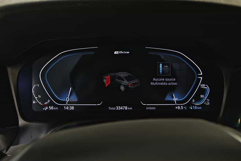 Image 16 BMW 3 Series 330e xDrive hybride Premium Essential Package 2022