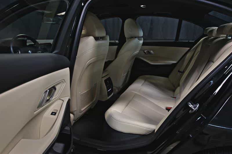 Image 18 BMW 3 Series 330e xDrive hybride Premium Essential Package 2022