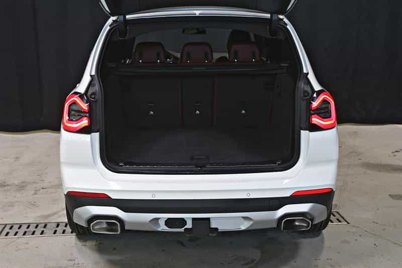 Image 9 BMW X3 xDrive30i véhicule d'activités sportives 2024