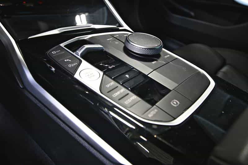 Image 12 BMW 3 Series 330i xDrive berline 2024